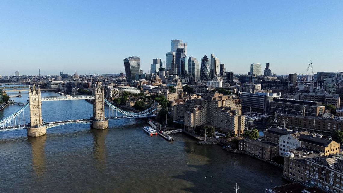 UK firms plan slightly smaller price rises, BoE survey shows