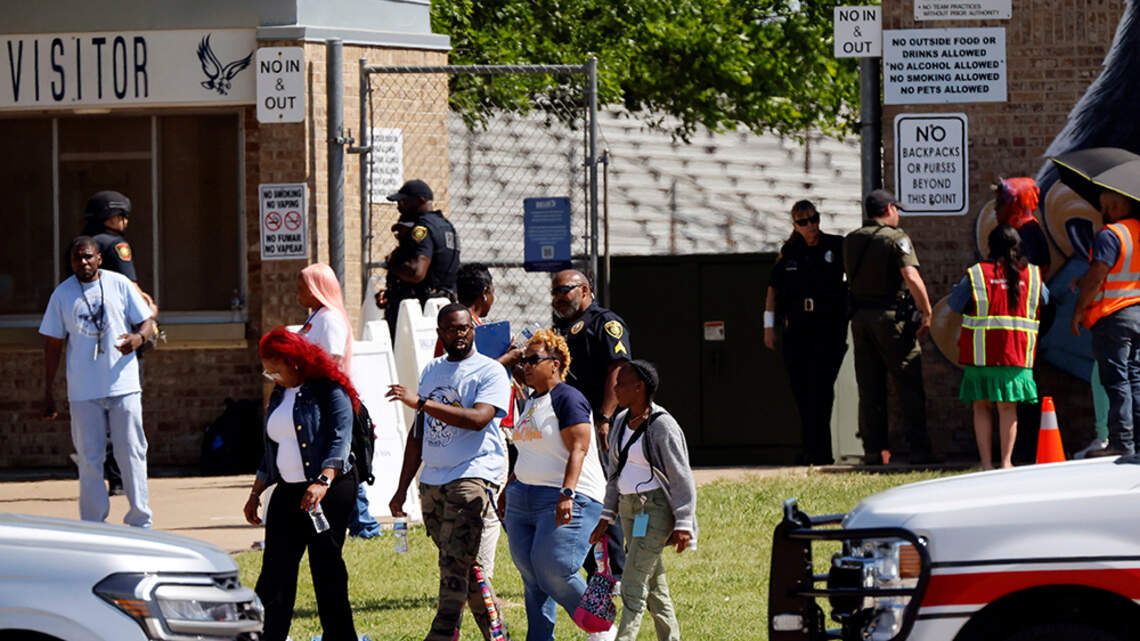 4 students hurt in shooting at Dallas Wilmer-Hutchins High; suspect in custody