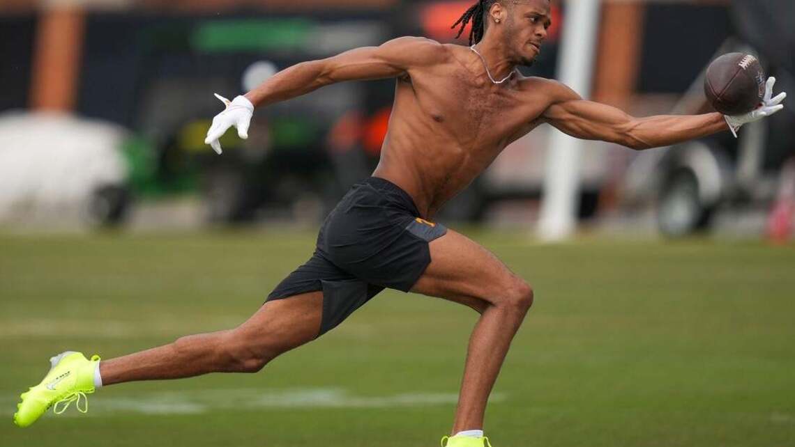 Panthers lose WR Chris Brazzell II to season-ending knee injury 