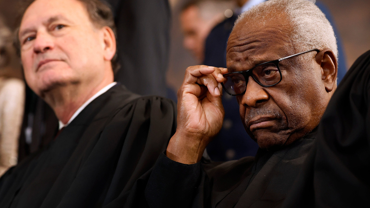 Supreme Court Justices Samuel Alito, left, and Clarence Thomas at the inauguration ceremonies for President Donald Trump in the Rotunda of the U.S. Capitol on January 20, 2025 in Washington, DC.