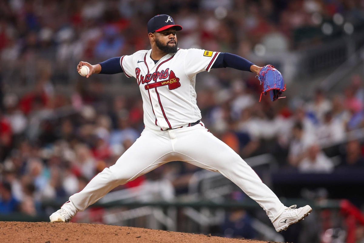  Apr 29, 2026; Atlanta, Georgia, USA; Atlanta Braves starting pitcher Reynaldo Lopez (40) throws against the Detroit Tigers in the seventh inning at Truist Park. Mandatory Credit: Brett Davis-Imagn Images