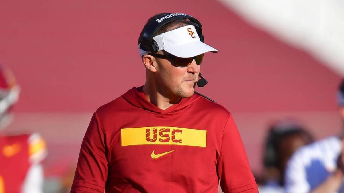  Nov 16, 2024; Los Angeles, California, USA; Southern California Trojans head coach Lincoln Riley watches game action against the Nebraska Cornhuskers during the second half at the Los Angeles Memorial Coliseum. | Gary A. Vasquez-Imagn Images 