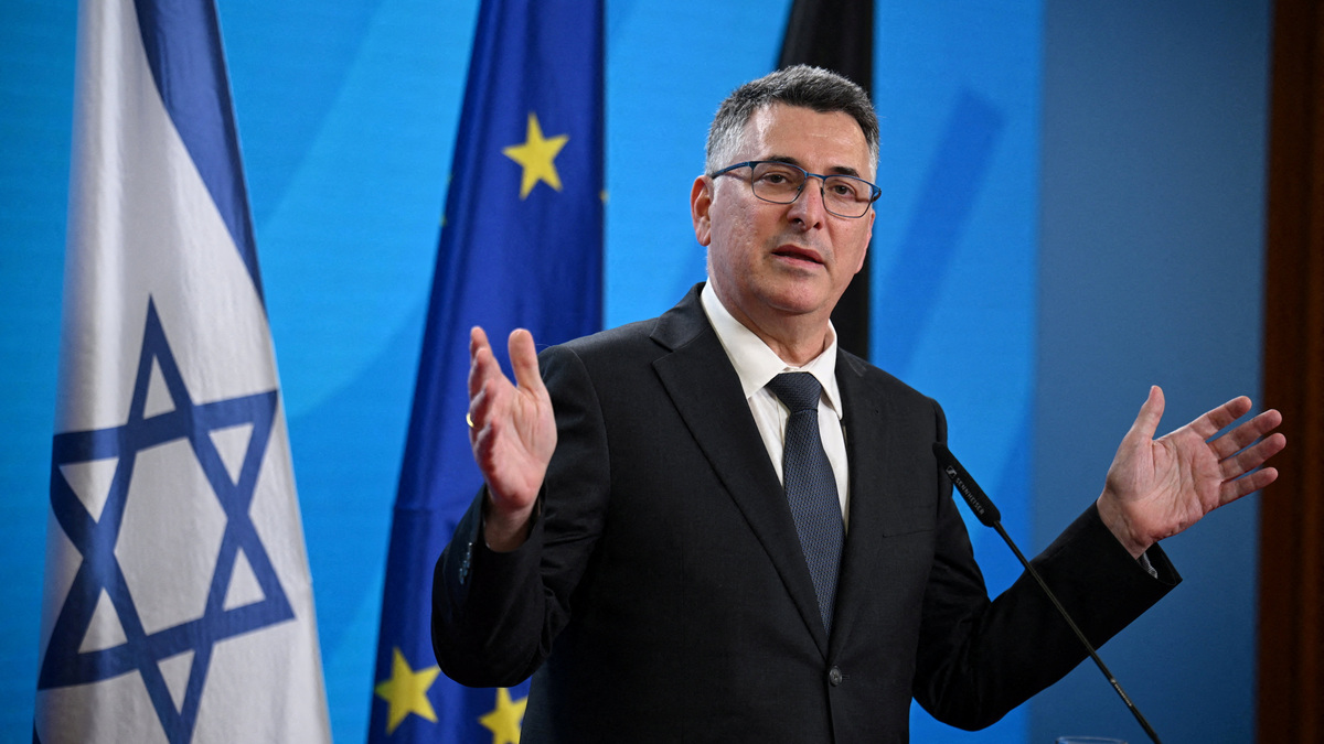 FILE PHOTO: Israeli Foreign Minister Gideon Saar holds a press conference with German Foreign Minister Johann Wadephul (not pictured) following their talks, in Berlin, Germany, May 5, 2026. REUTERS/Annegret Hilse/File Photo