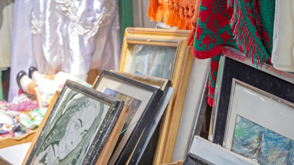 Woman Buys the 'Ugliest' Thrift Store Art Just for the Frame-and Her $30 Makeover Is Gorgeous 