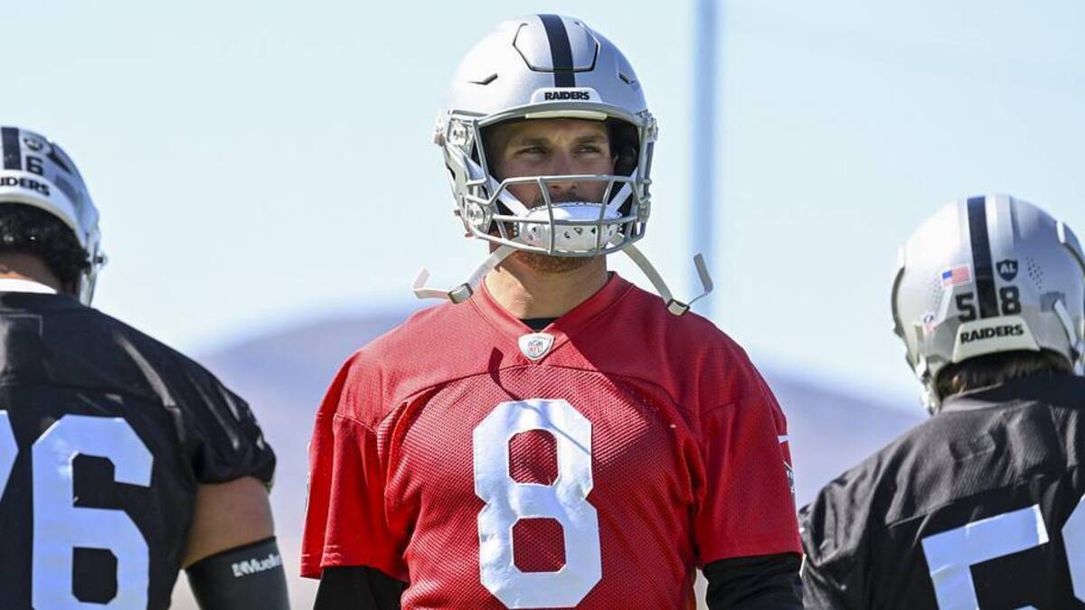  May 20, 2026; Henderson, NV, USA; Las Vegas Raiders quarterback Kirk Cousins (8) warms up during organized team activities at Intermountain Health Performance Center. Mandatory Credit: Candice Ward-Imagn Images | Candice Ward-Imagn Images 