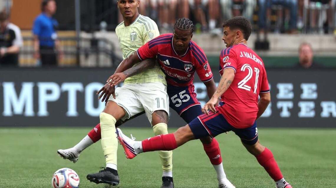 Felipe Mora's stoppage-time goal denies Dallas rare win in Portland 