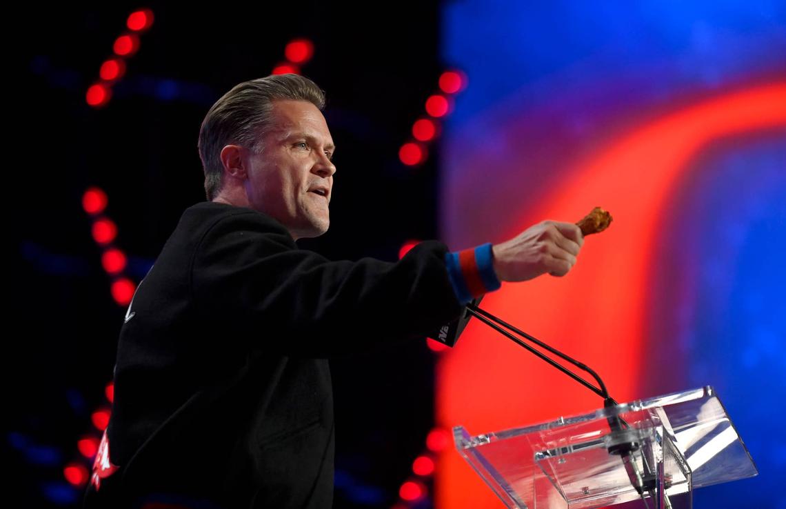  LAS VEGAS, NEVADA - APRIL 29: Kyle Brandt announces the Buffalo Bills' 89th overall pick during round three of the 2022 NFL Draft on April 29, 2022 in Las Vegas, Nevada. (Photo by David Becker/Getty Images) 