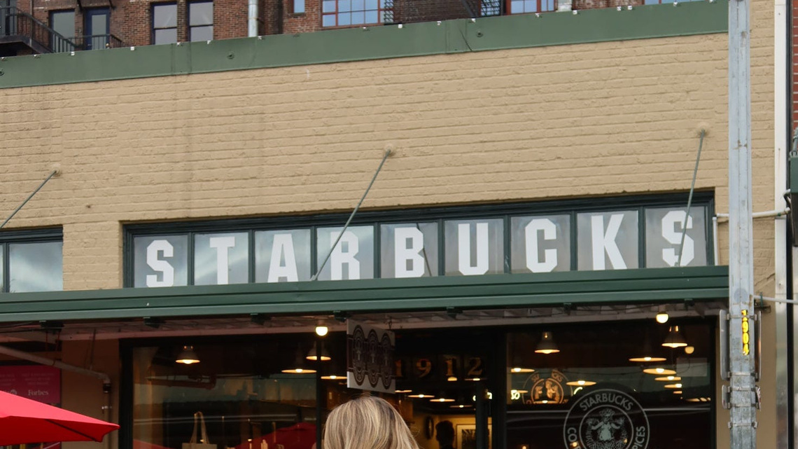 Starbucks' orange drinks are here. See 5 new items, Dandy merch 