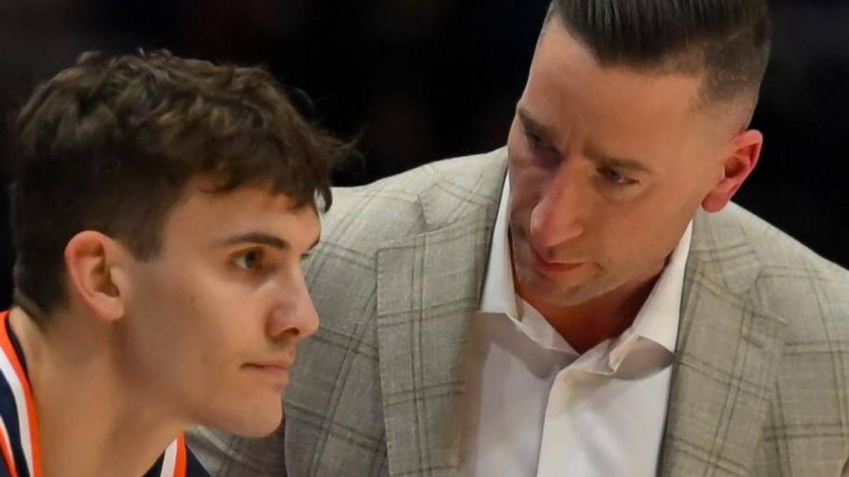  Mar 12, 2026; Nashville, TN, USA; Auburn Tigers head coach Steven Pearl talks with forward Filip Jovic (38) against the Tennessee Volunteers during the first half at Bridgestone Arena. Mandatory Credit: Steve Roberts-Imagn Images | Steve Roberts-Imagn Images 