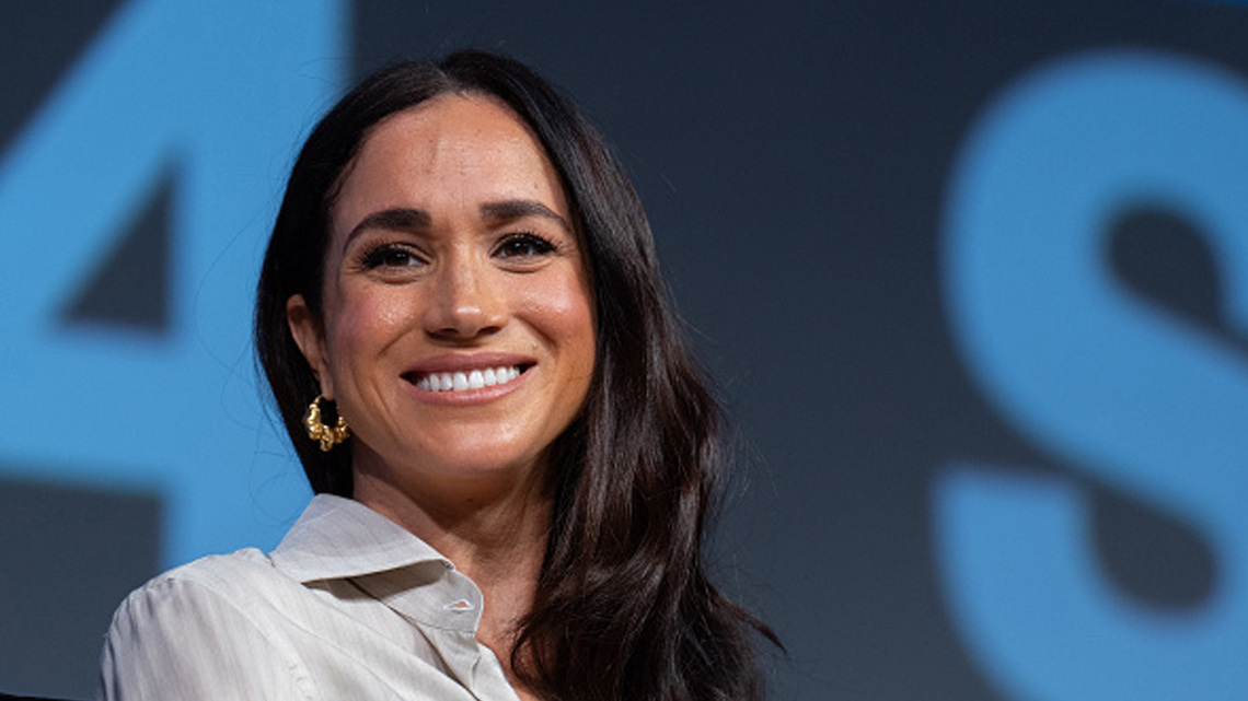 Get Meghan Markle's $1,325 Rich Mom Sweater Style for Just $27 