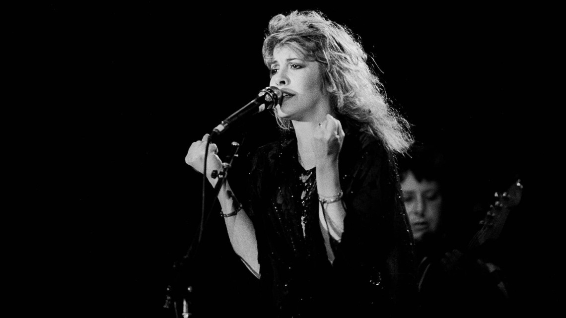 1983 Hit, Just Performed by 'Queen of Rock,' Has Fans Saying 'Protect Stevie Nicks at All Costs' 