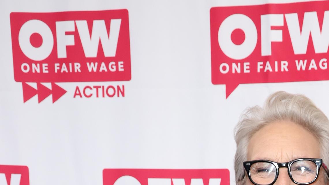 Jamie Lee Curtis Supports Daryl Hannah Amid Criticism of Ryan Murphy 
