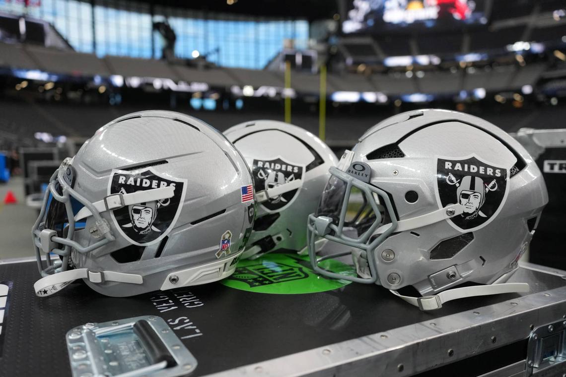  Raiders helmet. Credit: Kirby Lee-Imagn Images 