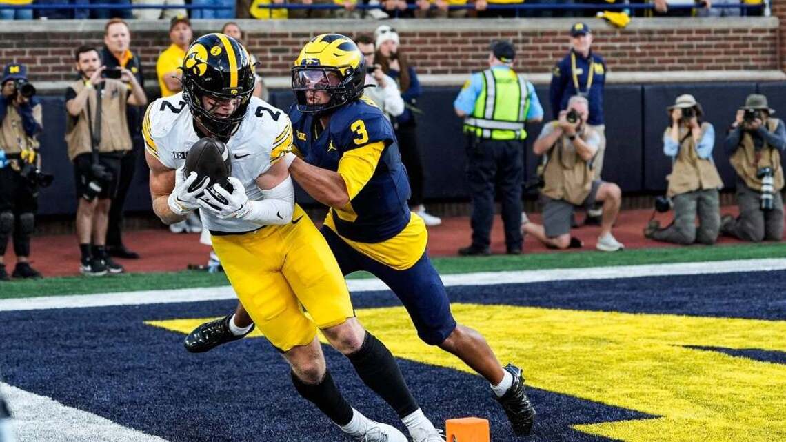 No. 17 Iowa stuns No. 18 Michigan on game's final play    
