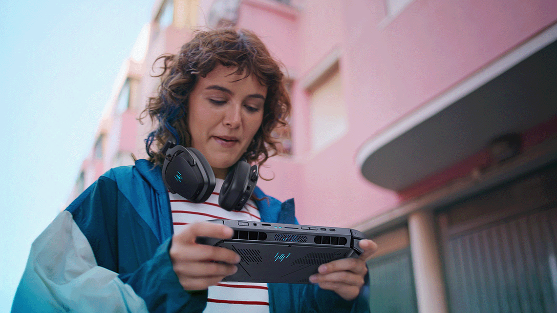 Acer's Predator Atlas 8 Is the Windows Handheld That Finally Has Something Worth Arguing About 