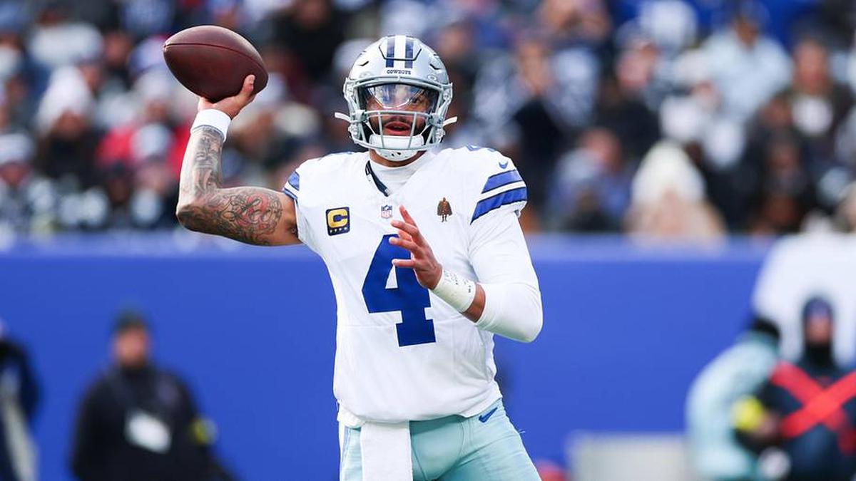  Cowboys quarterback Dak Prescott passed for 4,552 yards and 30 touchdowns under coach Brian Schottenheimer. | Vincent Carchietta-Imagn Images 