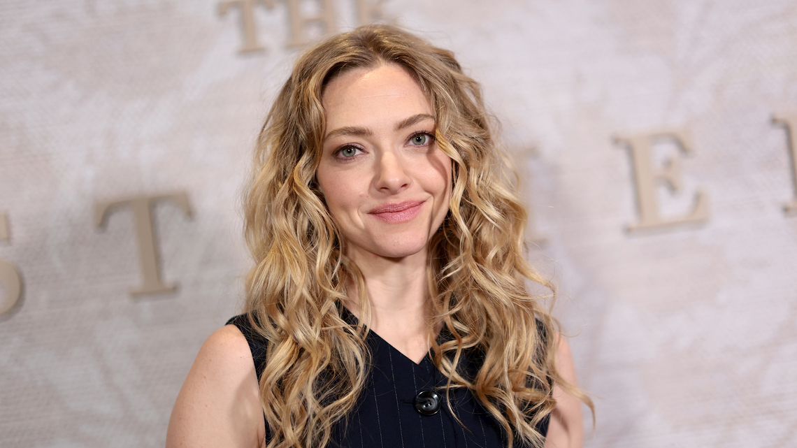 Amanda Seyfried Loves This $35 Water Bottle That's So Clever and Sleek 