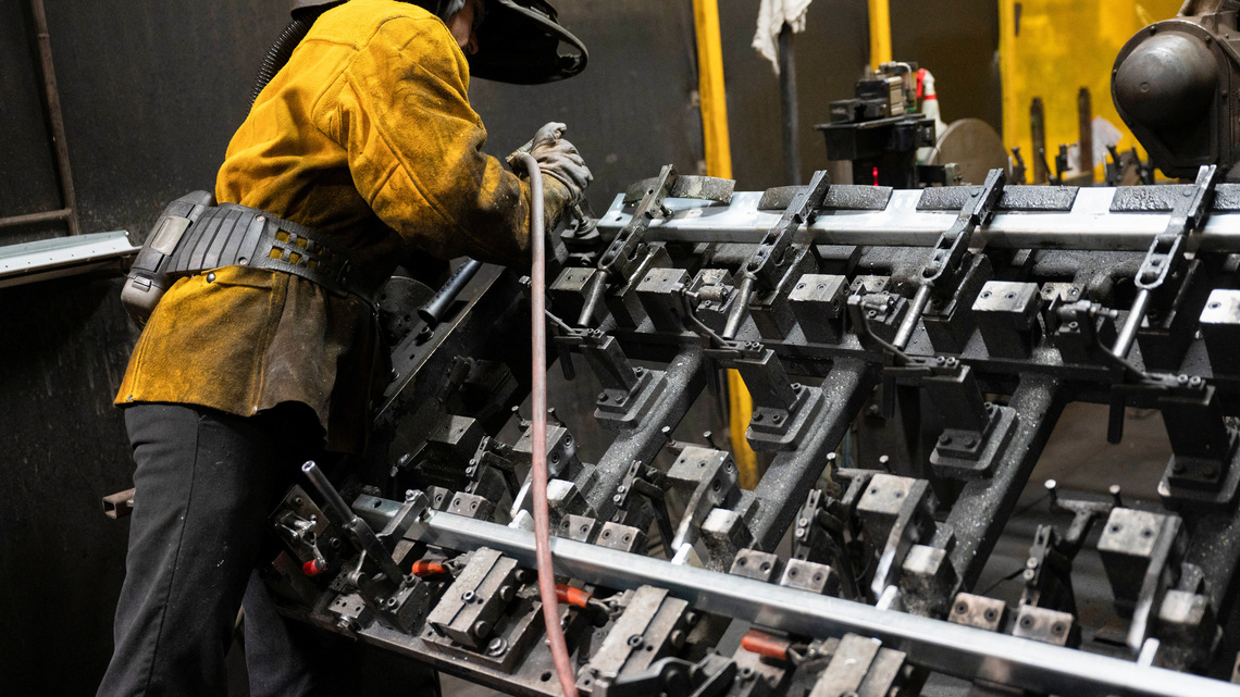 US producer prices post largest gain in 4-1/2 years; expensive gasoline boosts retail sales 