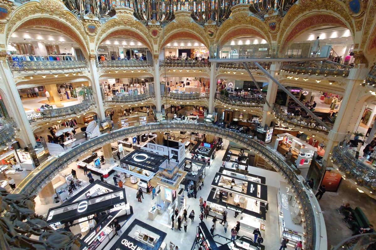  Galeries Lafayette confirms closure of Beijing flagship location. 