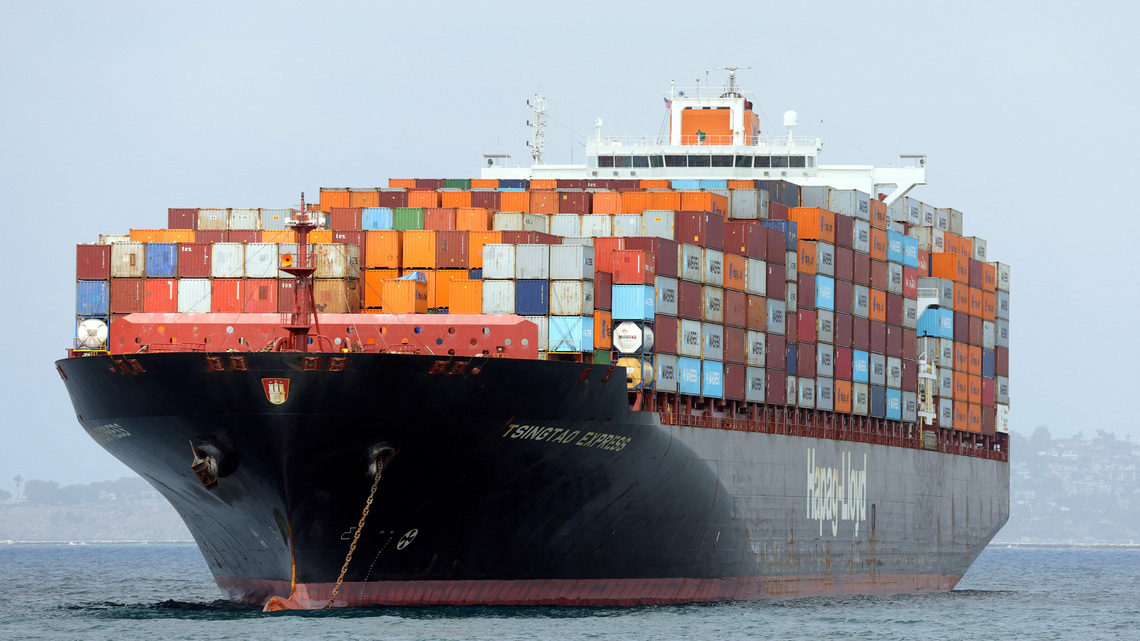 US trade balance sinks deeper into the red as imports hit record high despite tariffs