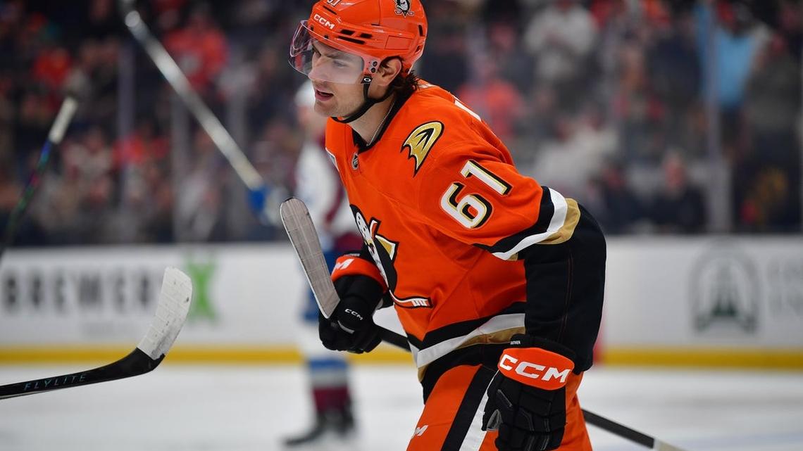 Ducks F Cutter Gauthier leaves with upper-body injury