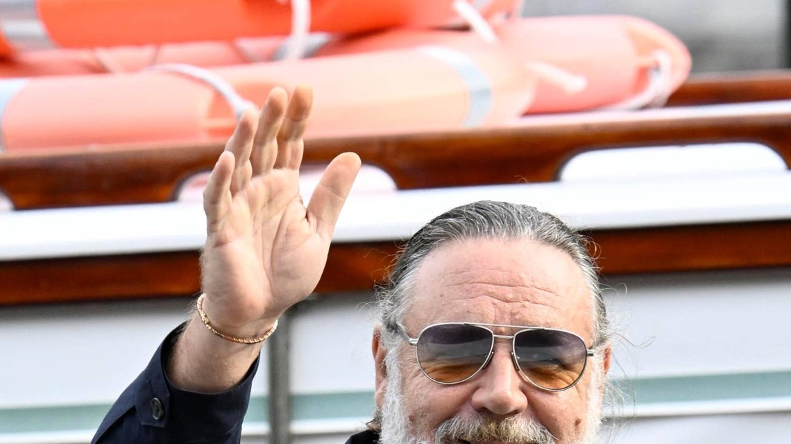 Russell Crowe's Long White Beard and Gray Ponytail Are Turning Heads in Venice 