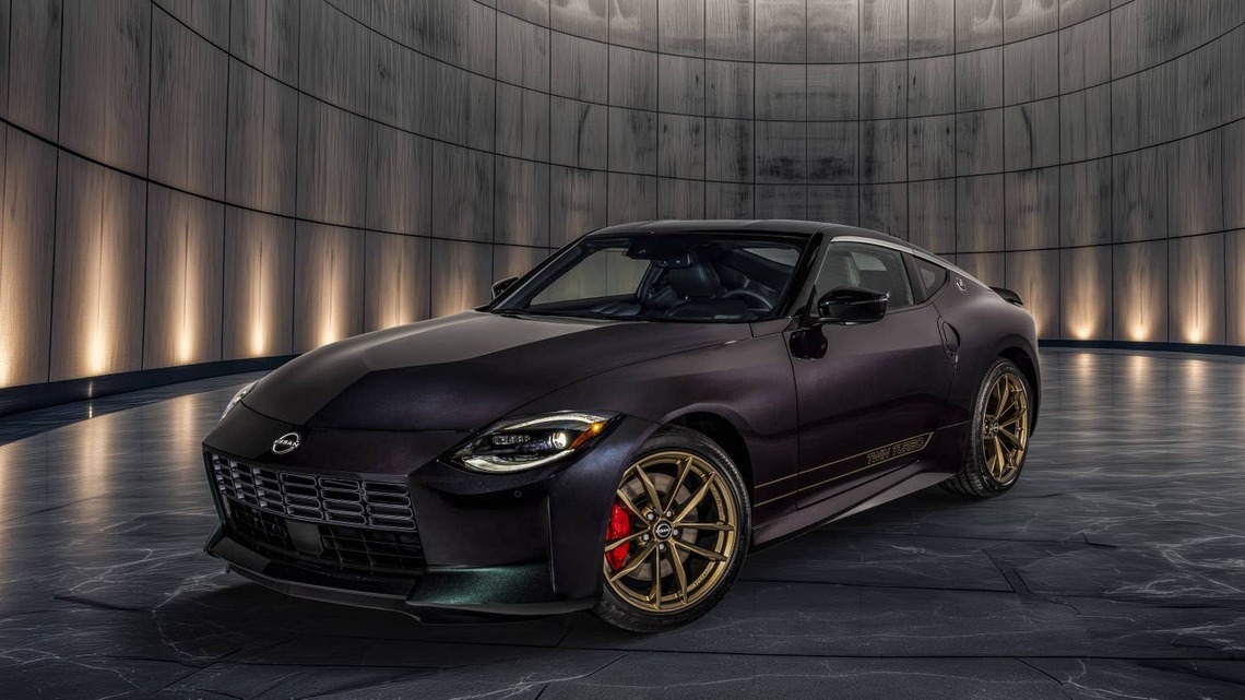 We Compared the 2026 Nissan Z and Toyota GR Supra. One Comes Out Ahead
