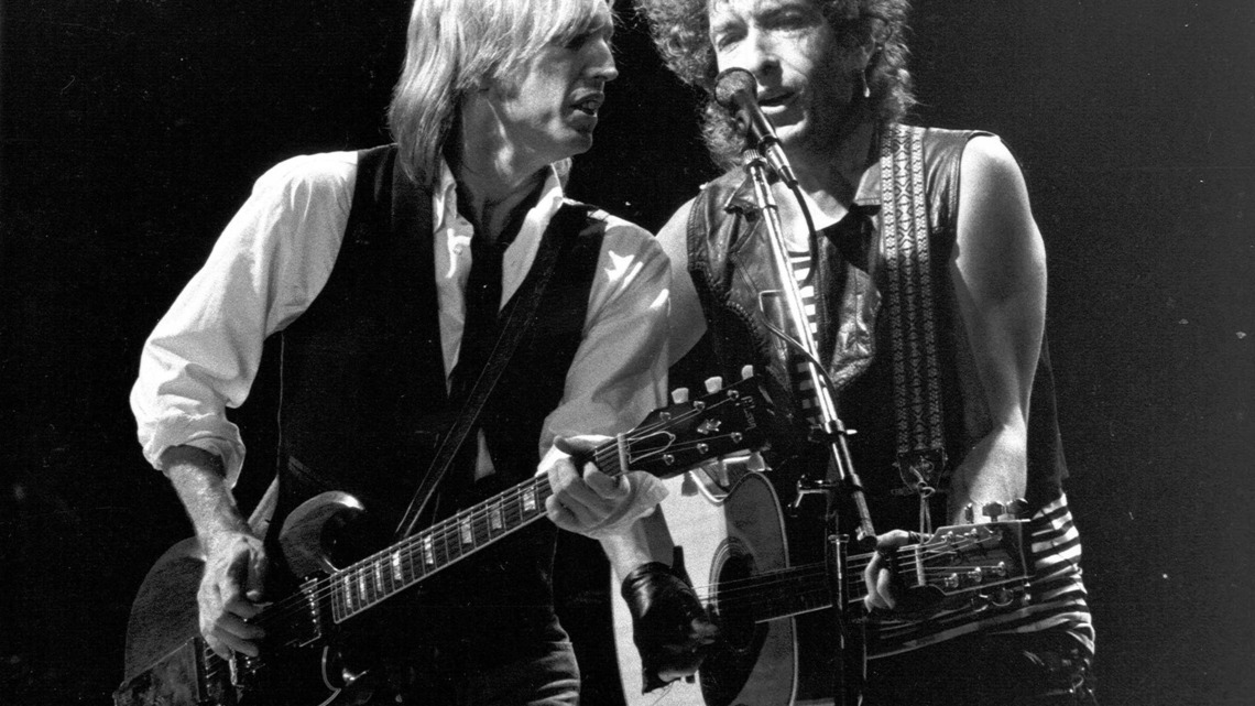 40 Years Ago, Bob Dylan and an Iconic '70s Rock Band Took the 'True Confessions' Tour Across North America 