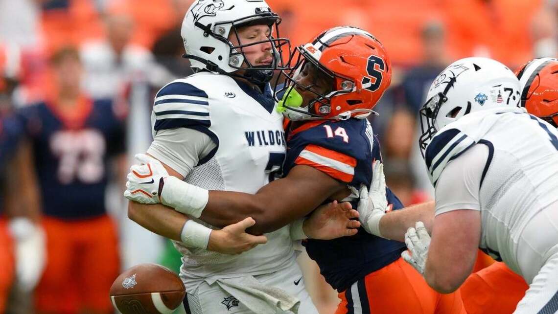 Syracuse routs New Hampshire; Shavane Anderson Jr. scores 3 times in debut 
