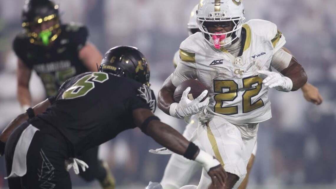 Julian Lewis' late TD pass lifts Colorado over Georgia Tech 
