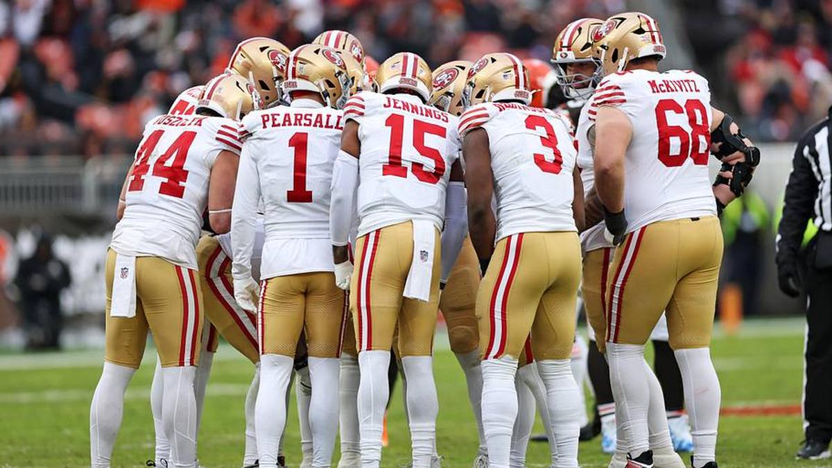  Nov 30, 2025; Cleveland, Ohio, USA; The San Francisco 49ers huddle up after the break during the second half against the Cleveland Browns at Huntington Bank Field. Mandatory Credit: Scott Galvin-Imagn Images | Scott Galvin-Imagn Images 