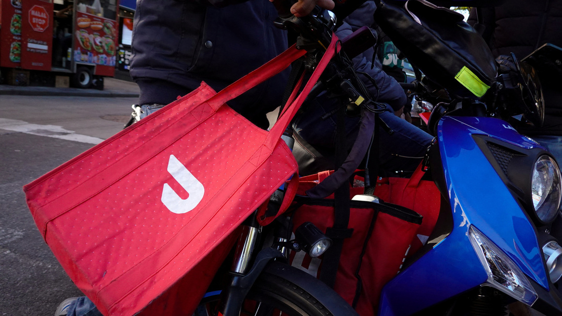 DoorDash strikes $17 billion deal for rival Instacart in mega grocery delivery bet