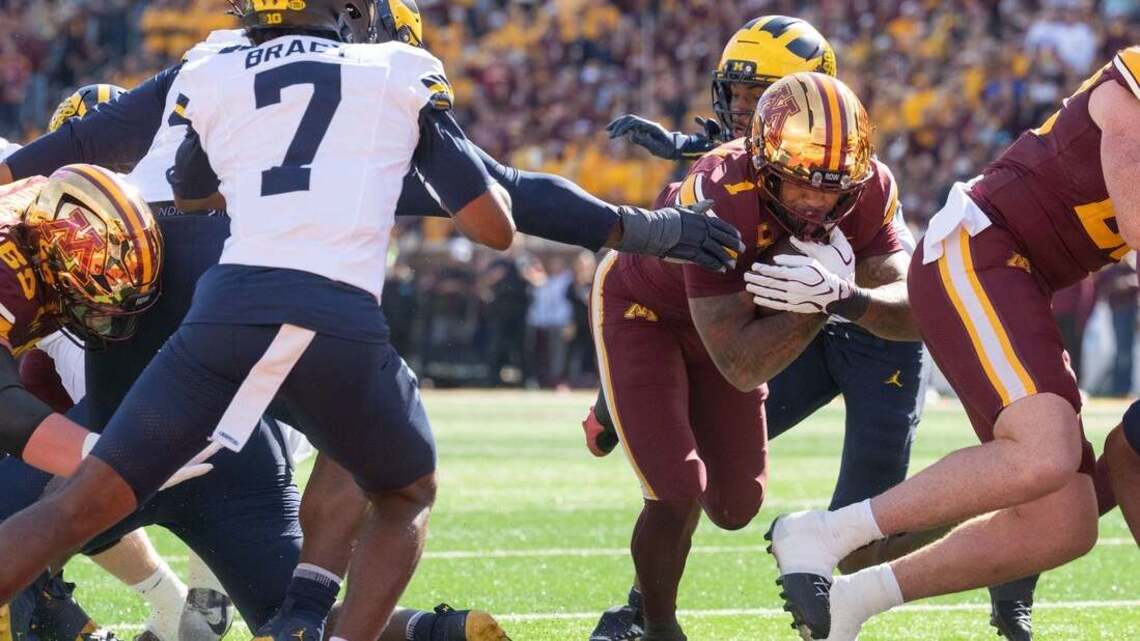 Minnesota rallies late to top Michigan, lift Little Brown Jug 