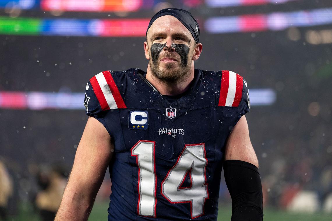  Hunter HenryThearon W. Henderson/Getty Images 