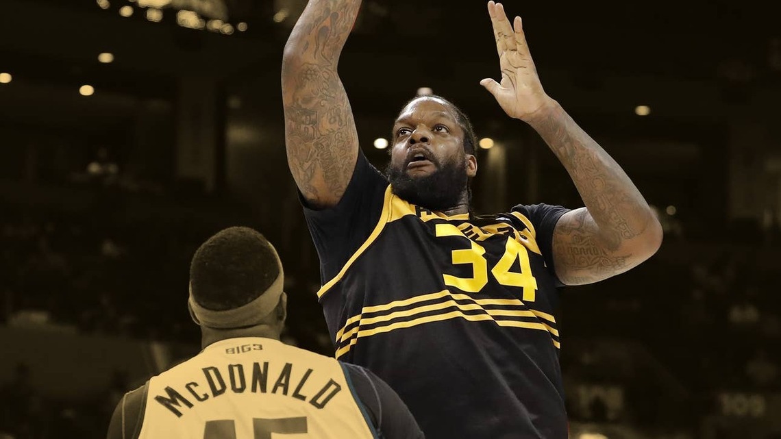 Eddy Curry feared Jerry Krause would fire his girlfriend after finding out they were dating: "I'm a romantic at heart" 