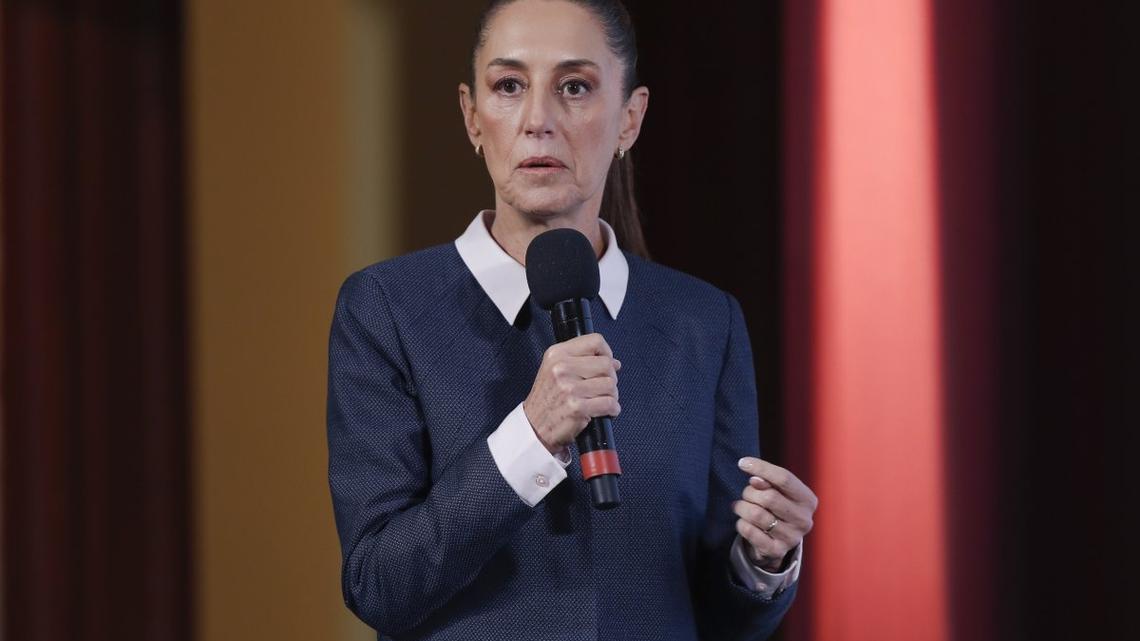 Sheinbaum says TV coverage of oil spill hurting Veracruz tourism 