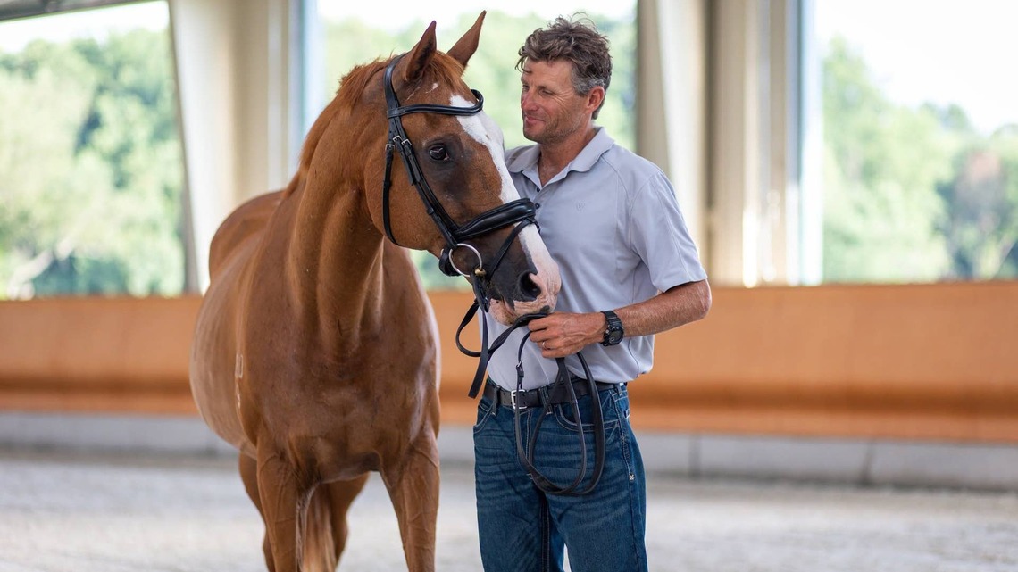 Legendary Eventing Thoroughbred Neville Bardos Dies At 27 