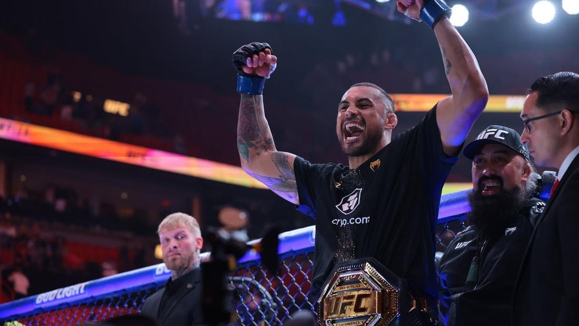 Injured Carlos Ulberg pulls off improbable title victory 