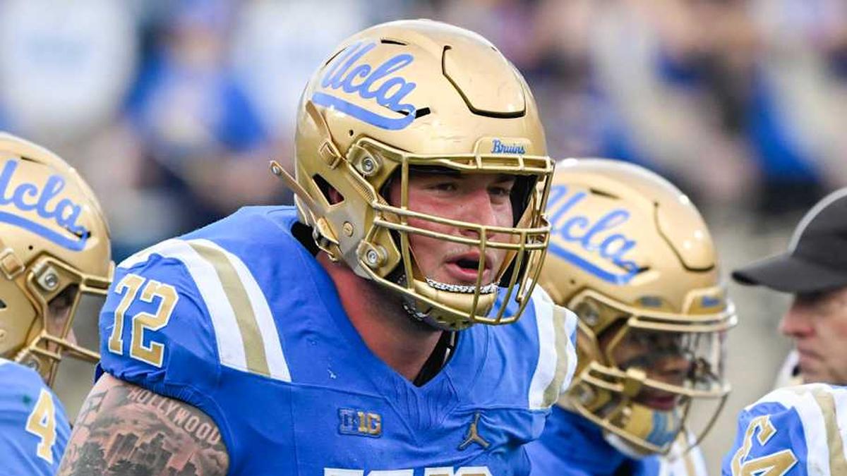  Nov 30, 2024; Pasadena, California, USA; UCLA Bruins offensive linemen Garrett DiGiorgio (72) and Josh Carlin (54) during the second quarter against the Fresno State Bulldogs at Rose Bowl. Mandatory Credit: Robert Hanashiro-Imagn Images | Robert Hanashiro-Imagn Images 