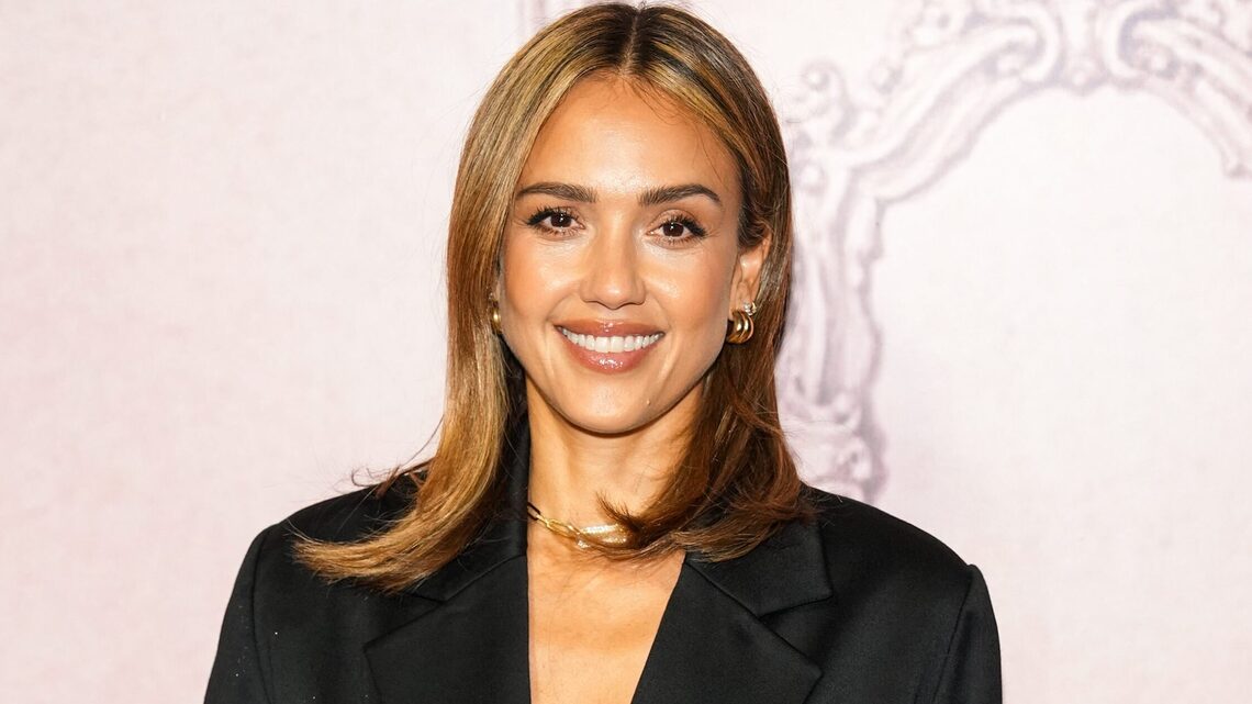 Jessica Alba Wore This California-Cool Layer for Fall - Copy It Now 