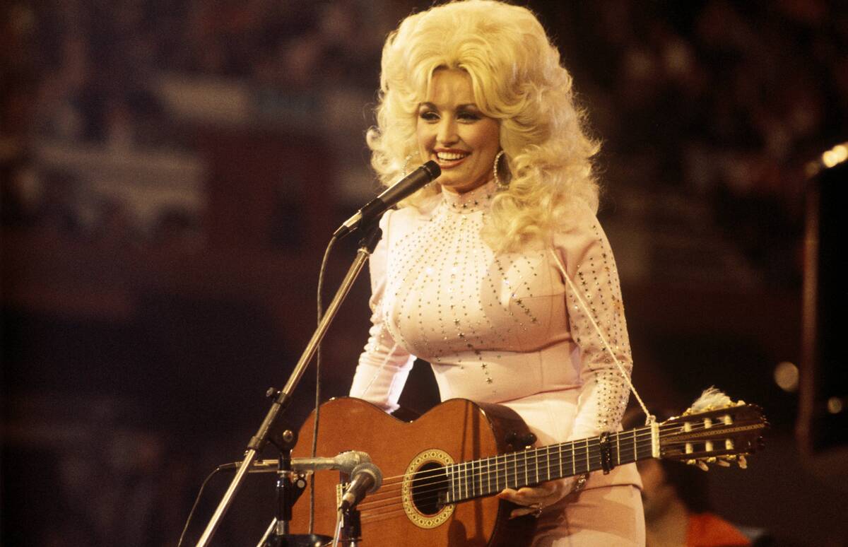 Dolly Parton (1976)David Redfern / Staff