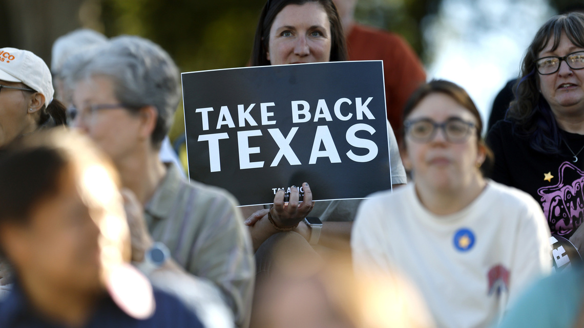 Ronald Brownstein: Partisan gridlock may be red and blue states' least-bad outcome 