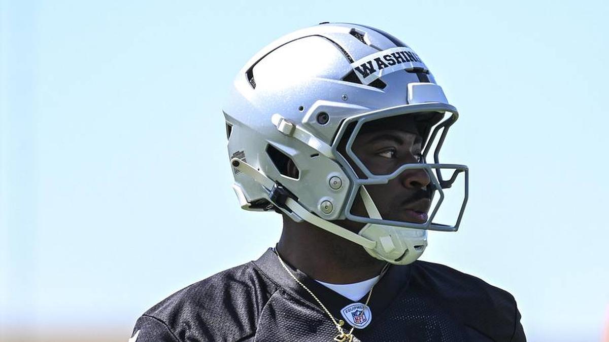  May 2, 2026; Henderson, NV, USA; Las Vegas Raiders running back Mike Washington Jr. (30) warms up during a Rookie Minicamp at Intermountain Health Performance Center. Mandatory Credit: Candice Ward-Imagn Images | Candice Ward-Imagn Images 