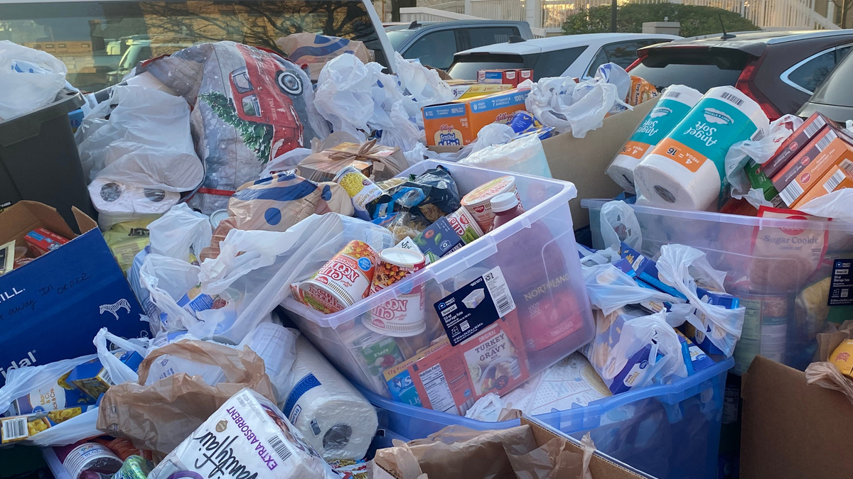 Make a Difference Day food drive collects $8,650, food in Mansfield