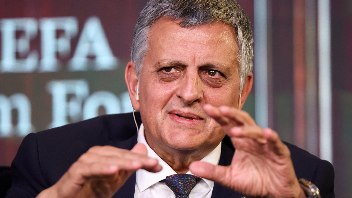 Petrolera argentina YPF comenzará a exportar en enero 180.000 bdp/d: presidente ejecutivo 