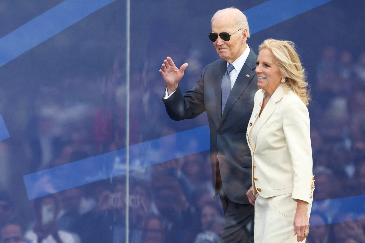 Former U.S. President Joe Biden and former U.S. first lady Jill Biden attend a dedication ceremony for the opening of the Obama Presidential Center, in Chicago, Illinois, U.S., June 18, 2026. REUTERS/Brendan McDermid
