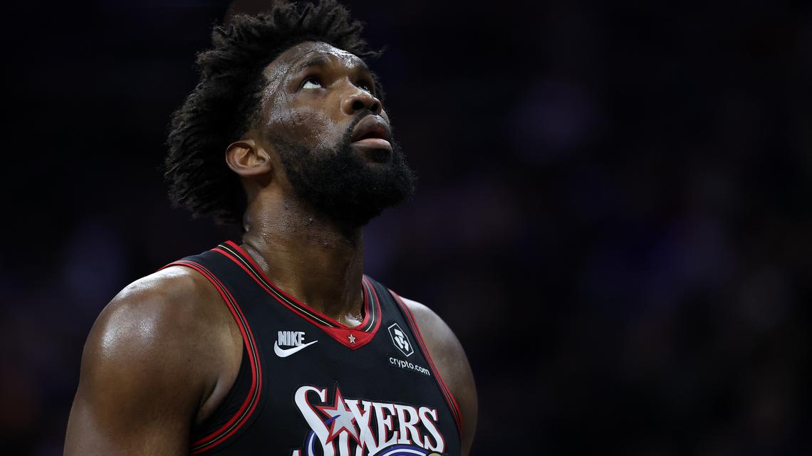 Philadelphia 76ers center Joel Embiid (21)