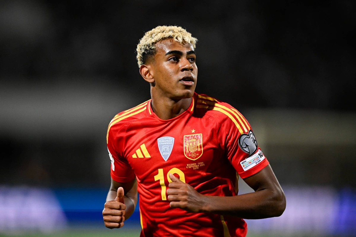  Lamine Yamal during the FIFA World Cup 2026 qualification match between Bulgaria and Spain. (Photo by Nikolay DOYCHINOV / AFP) (Photo by NIKOLAY DOYCHINOV/AFP via Getty Images)