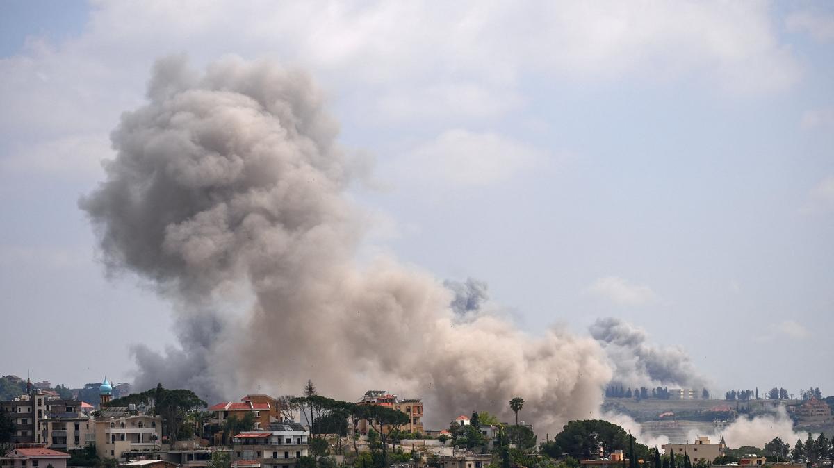 Smoke billows from southern Lebanon, following Israeli strikes, as seen from Nabatieh, Lebanon, June 2, 2026. REUTERS/ Stringer
