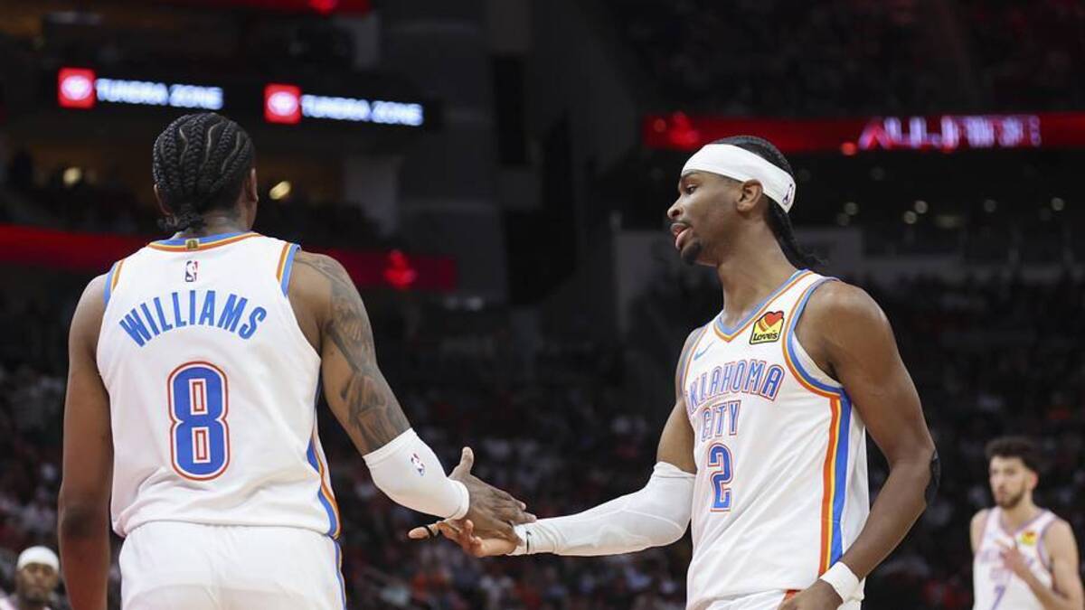  Jan 15, 2026; Houston, Texas, USA; Oklahoma City Thunder guard Jalen Williams (8) and guard Shai Gilgeous-Alexander (2) react after a play during the third quarter against the Houston Rockets at Toyota Center. Mandatory Credit: Troy Taormina-Imagn Images | Troy Taormina-Imagn Images 